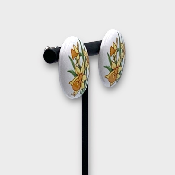 Vintage Ceramic Transfer Yellow Tulip Oval Pierced Earrings - Picture 5 of 10